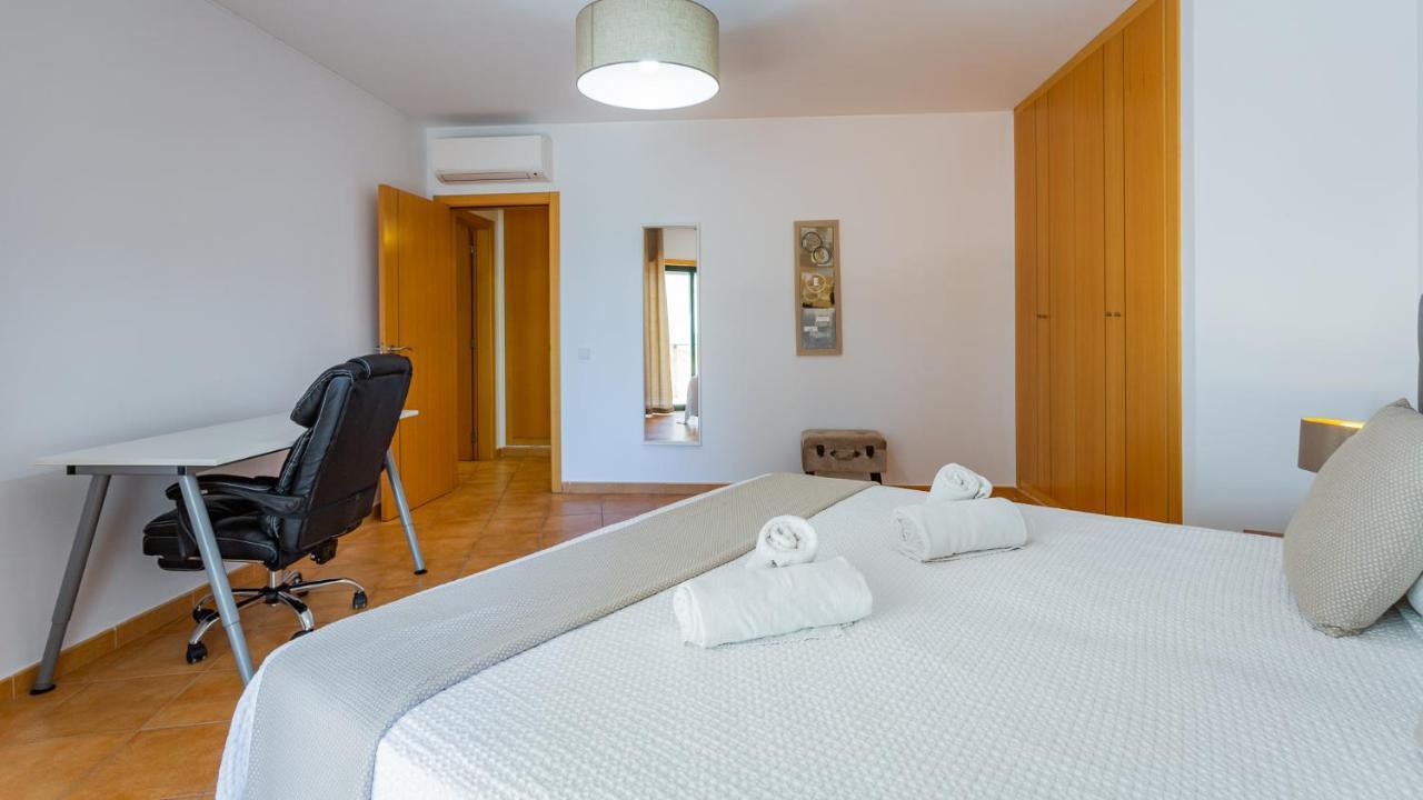 Magnificent 2Bdr Apartment W/ Ac & Pool - 2Min From Beach - By Lovelystay Armacao de Pera Ngoại thất bức ảnh