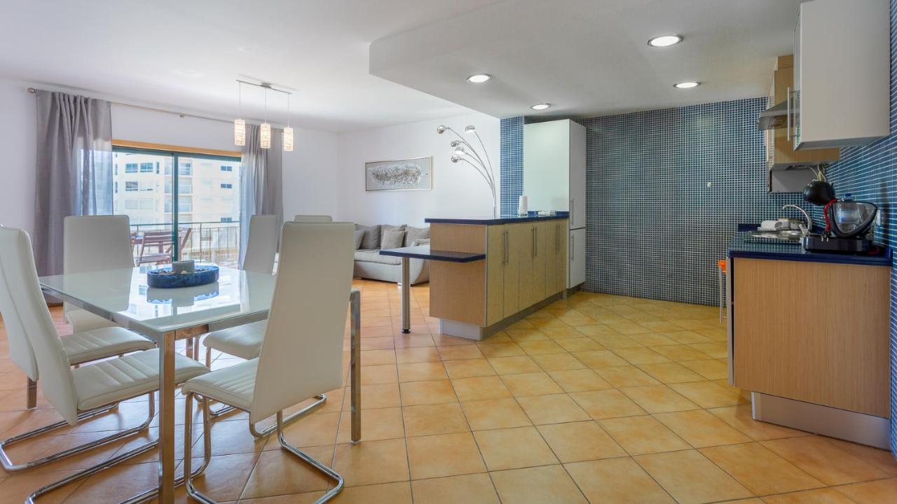 Magnificent 2Bdr Apartment W/ Ac & Pool - 2Min From Beach - By Lovelystay Armacao de Pera Ngoại thất bức ảnh