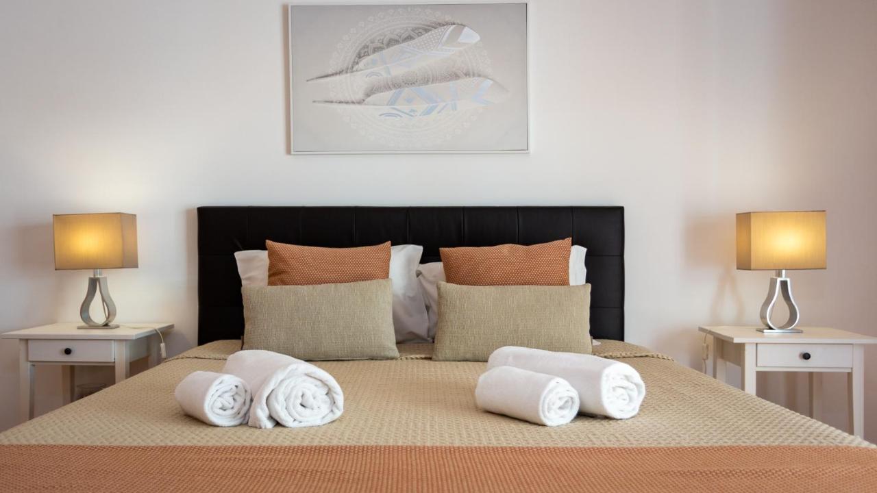 Magnificent 2Bdr Apartment W/ Ac & Pool - 2Min From Beach - By Lovelystay Armacao de Pera Ngoại thất bức ảnh
